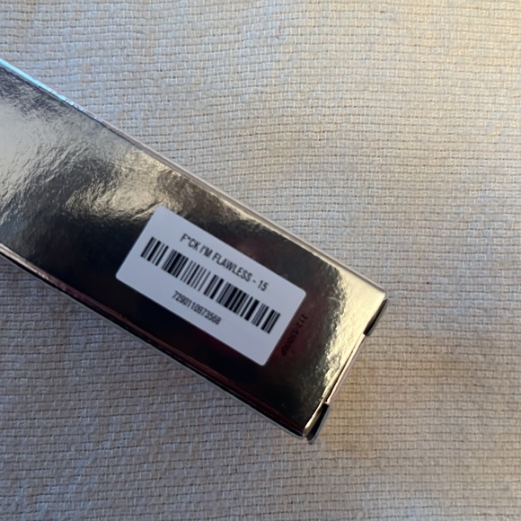 Concealer - Picture 3 of 7